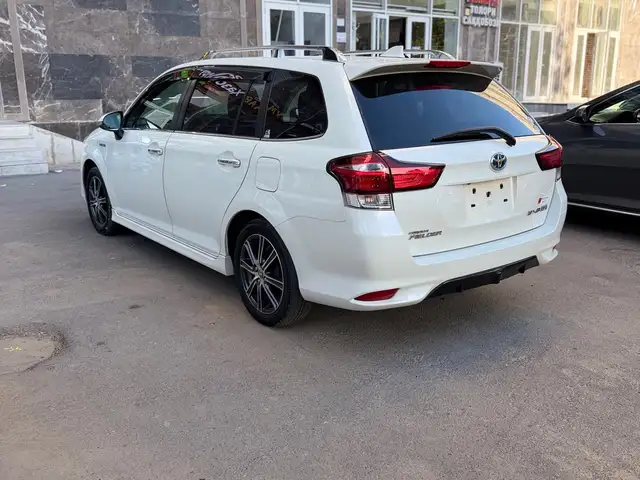 Toyota Fielder 2016