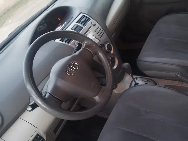 Toyota Belta 2011