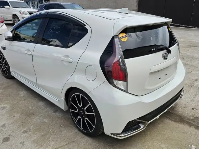 Toyota Aqua 2015