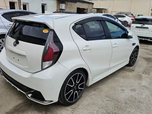 Toyota Aqua 2015
