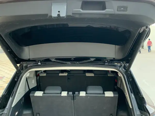 Volkswagen ID.6 2021