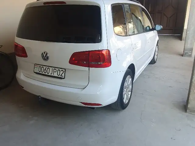 Volkswagen Touran 2011