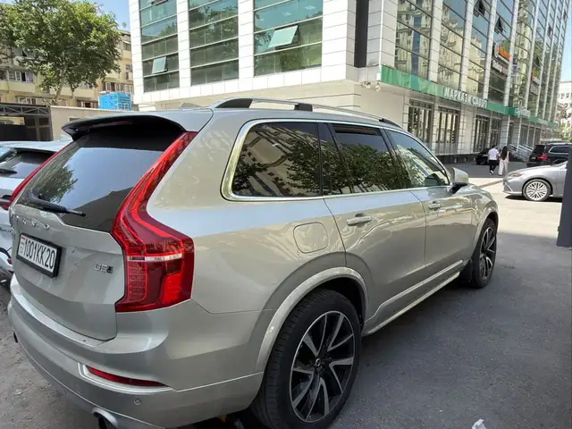 Volvo XC90 2019