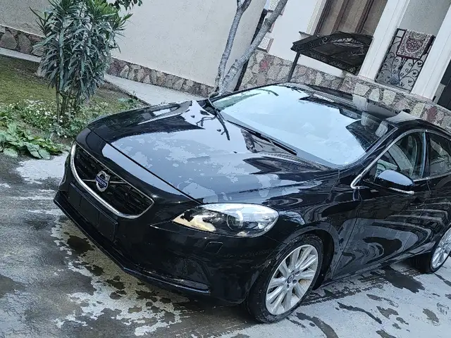 Volvo V40 2015