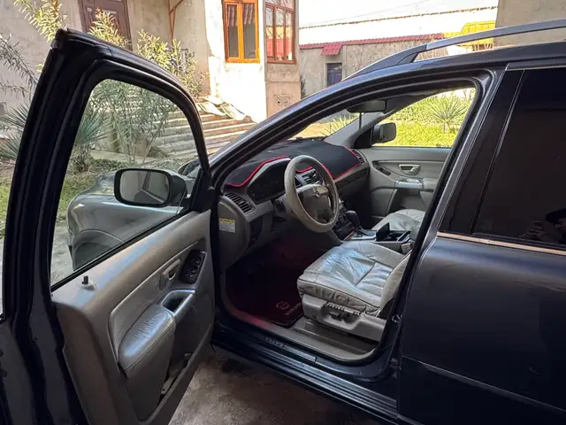 Volvo XC90 2004