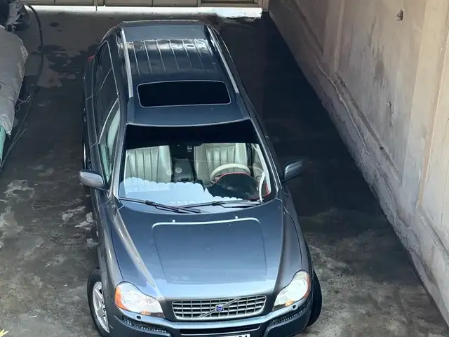 Volvo XC90 2004