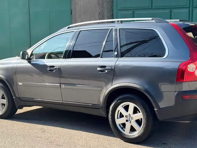 Volvo XC90 2004
