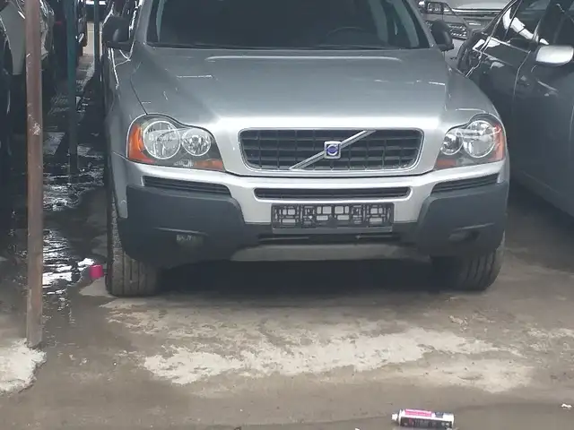 Volvo XC90 2004