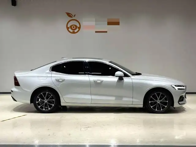Volvo S60 2022
