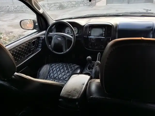 Ford Maverick 2004