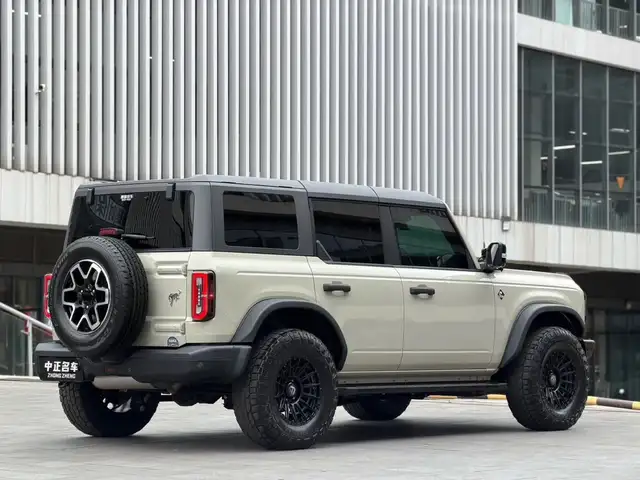 Ford Bronco 2024