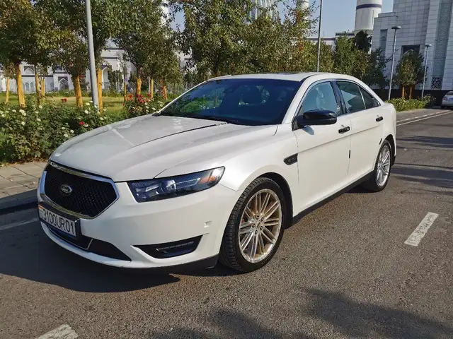 Ford Taurus 2017