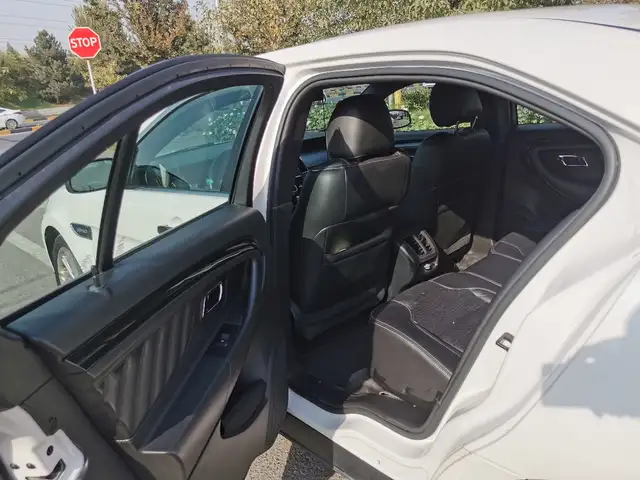 Ford Taurus 2017