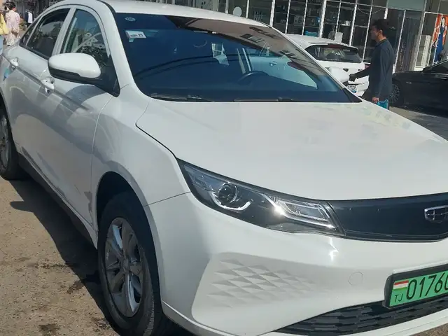 Geely Emgrand 2024