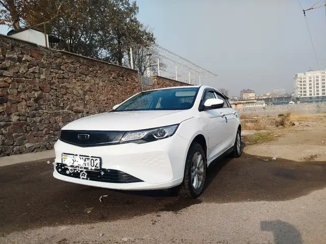 Geely Emgrand 2024