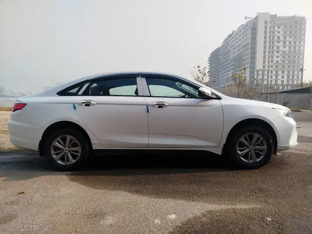 Geely Emgrand 2024
