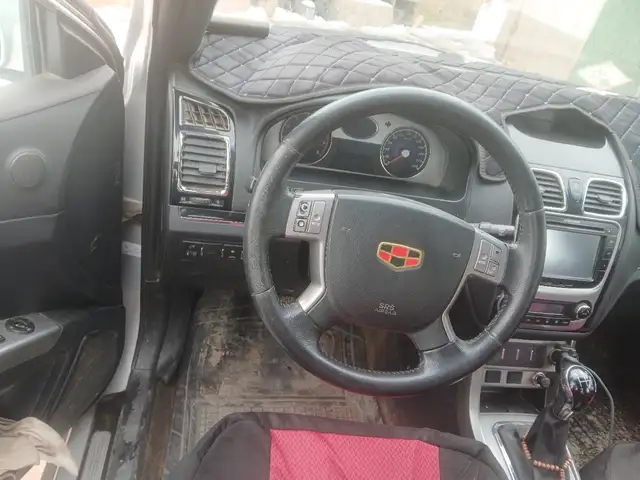 Geely Emgrand 2012