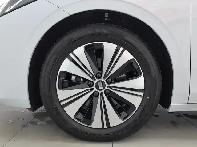 Geely Livan RL7 2026