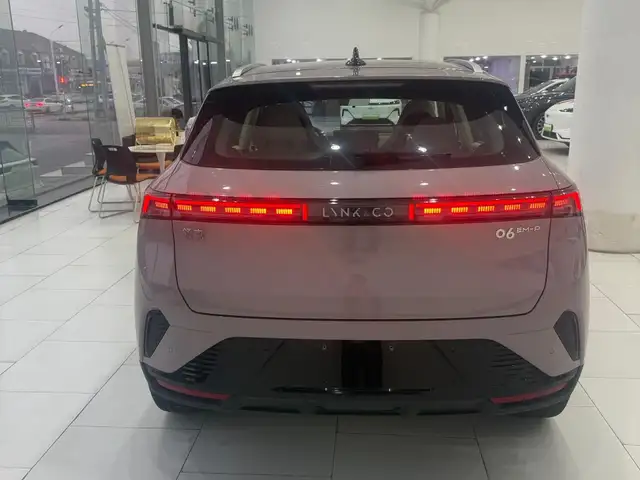 Geely Lynk & Co 06 2025