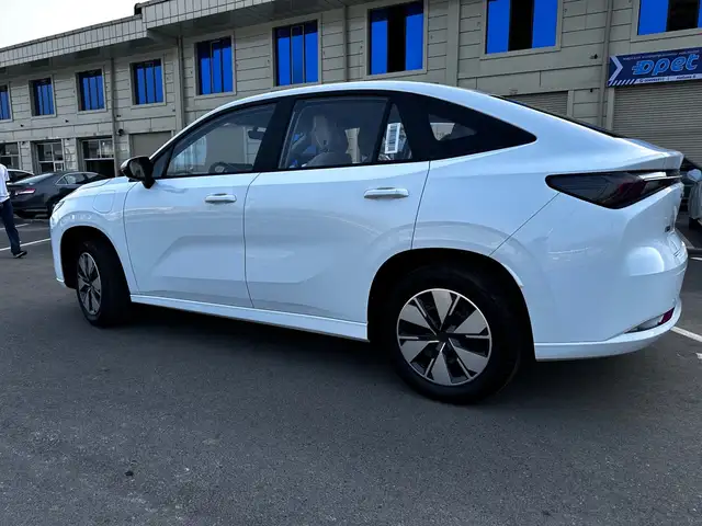 Geely Galaxy L7 2024