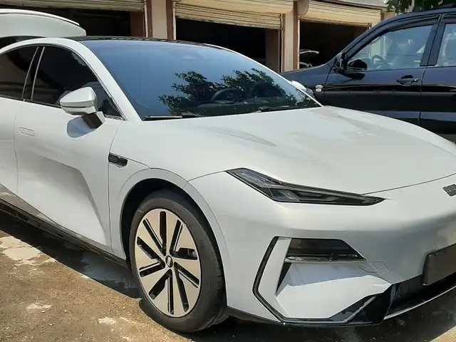 Geely Galaxy E8 2024