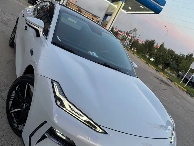 Geely Galaxy E8 2025