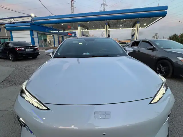 Geely Galaxy E8 2025