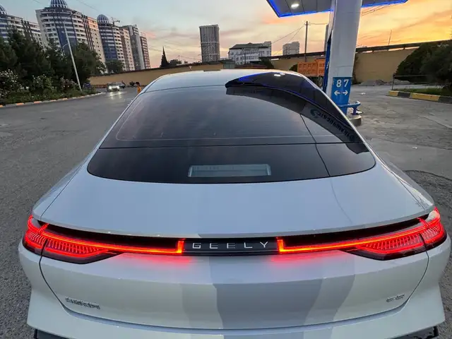 Geely Galaxy E8 2025
