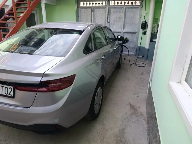 Geely Geometry E 2024