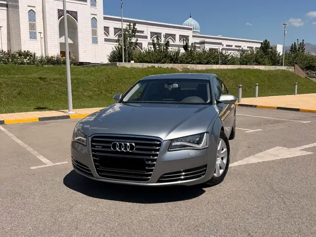 Audi A8 2011