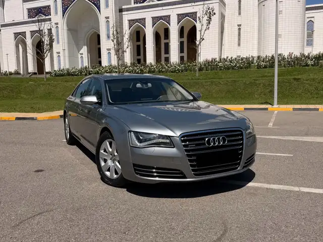 Audi A8 2011