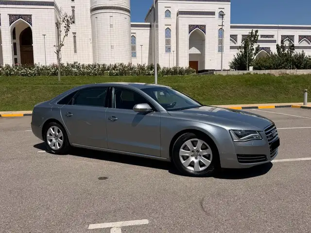 Audi A8 2011