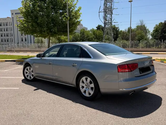 Audi A8 2011