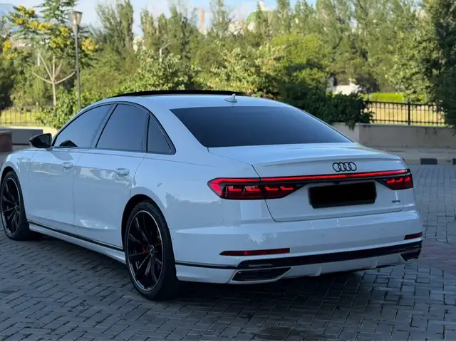Audi A8 2021