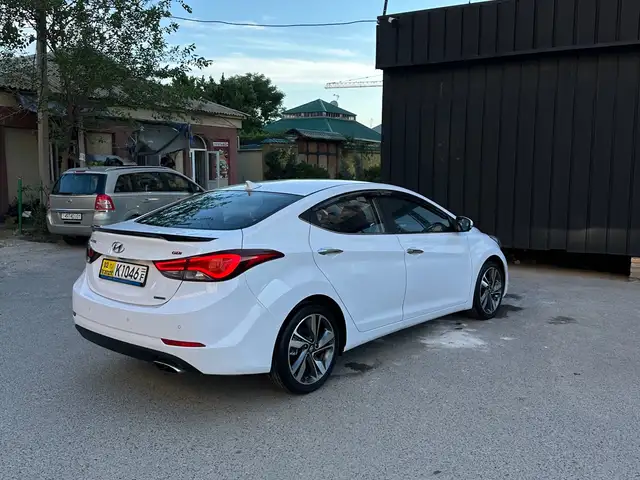Hyundai Avante 2014