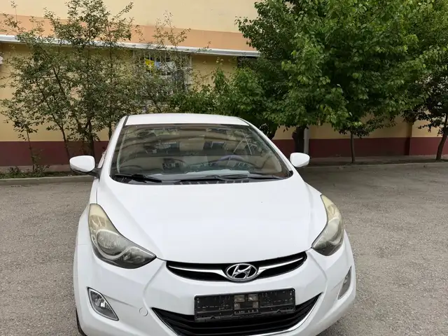Hyundai Avante 2011