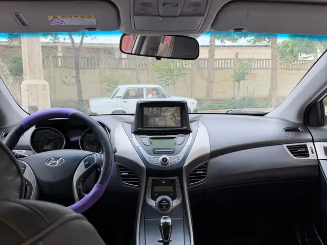 Hyundai Avante 2011