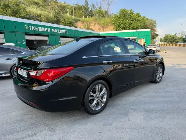 Hyundai Sonata 2012