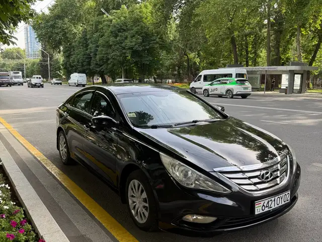Hyundai Sonata 2011