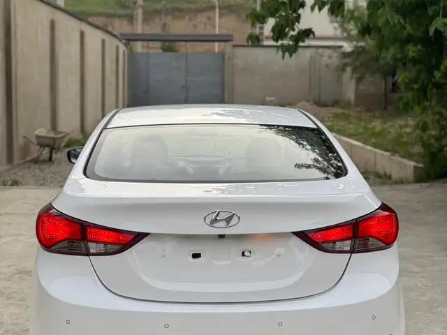 Hyundai Avante 2015