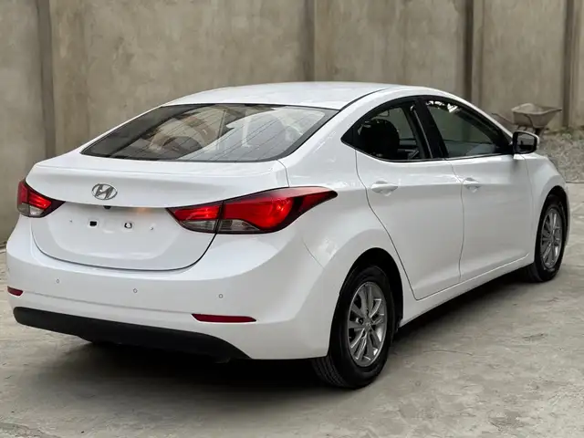 Hyundai Avante 2015