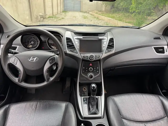 Hyundai Avante 2015