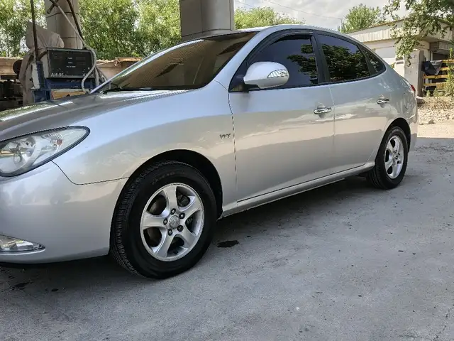 Hyundai Avante 2010