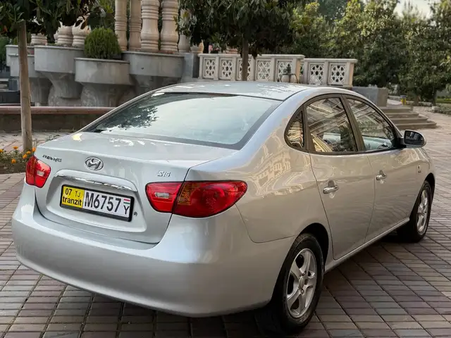 Hyundai Avante 2009