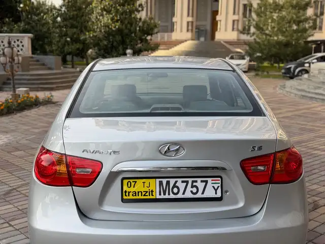 Hyundai Avante 2009