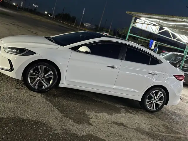 Hyundai Avante 2016