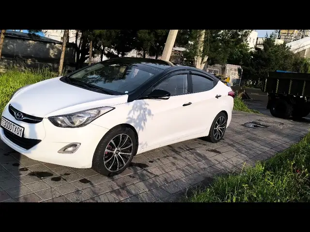 Hyundai Avante 2013