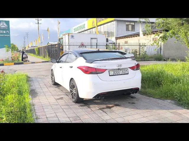 Hyundai Avante 2013
