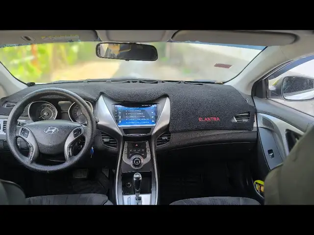 Hyundai Avante 2013
