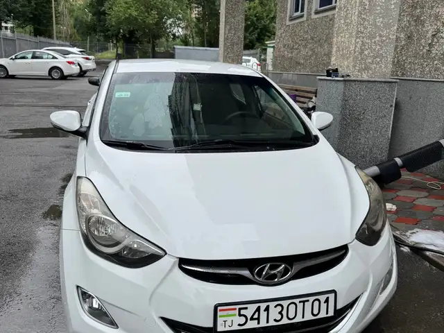 Hyundai Avante 2013